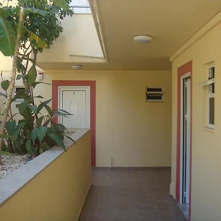 Billy's Lägenhetshotell Faliraki